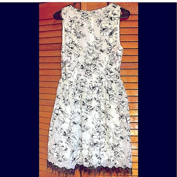 👗 NWT Large Everleigh 👗 - Picture 2 of 4